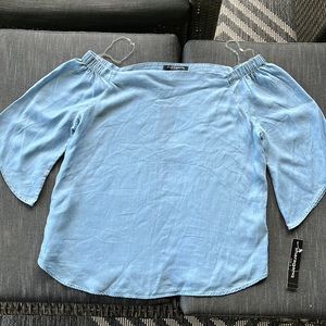 NEW! Sharagano  Off the Shoulder Top Size Medium